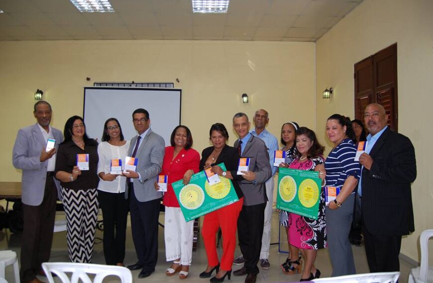 Servicio Regional de Salud Este inicia entrega de protocolos a gineco-obstetras de la regi&oacute;n.
