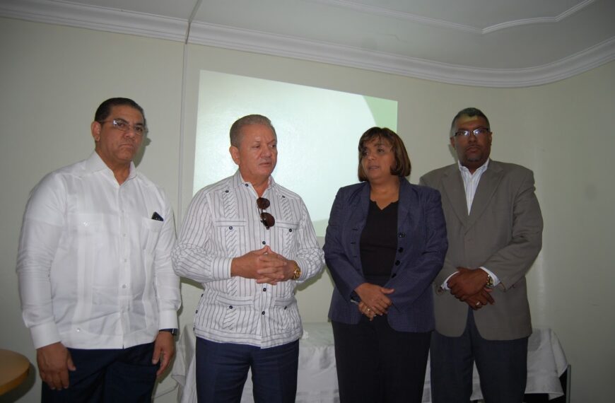 Equipo Gerencial del SRS y SNS realizan reuni&oacute;n sobre validaci&oacute;n e integraci&oacute;n de hospitales que pertenec&iacute;an al IDSS .