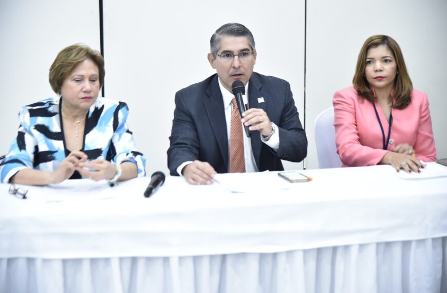 Unidad de Proyectos del SNS organiza taller para mejorar atenci&oacute;n a pacientes con TB y VIH
