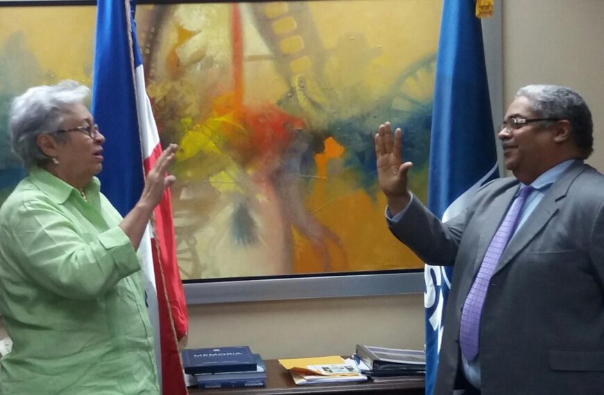 Chanel Rosa asume direcci&oacute;n ejecutiva del SNS con el compromiso de ejercer una gesti&oacute;n innovadora