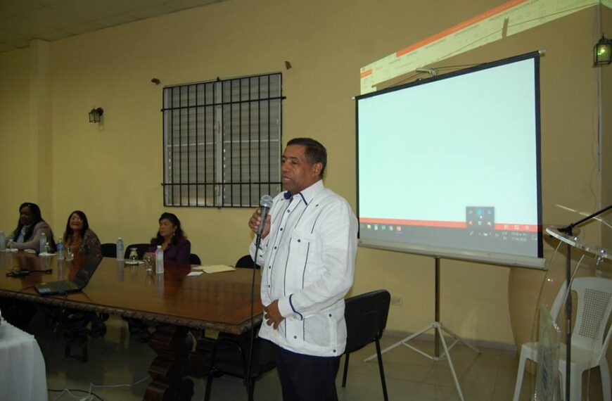 Servicio Nacional de Salud imparte taller sobre evaluaci&oacute;n del desempe&ntilde;o administrativo y financiero a t&eacute;cnicos del Servicio Regional de Salud Este.