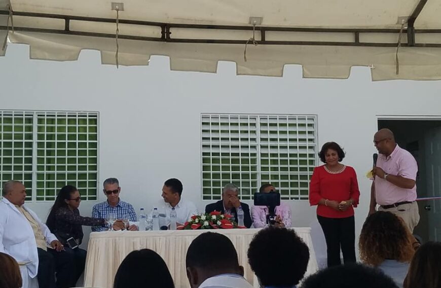 Inauguran centro de primer nivel de atenci&oacute;n en salud de La Higuera del Seibo.
