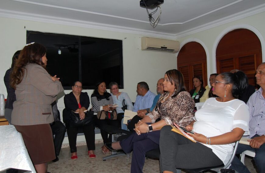 Servicio Regional de Salud Este y SENASA realizan reuni&oacute;n donde analizan logros y mejoras de C&iacute;rculos Comunitarios en Salud