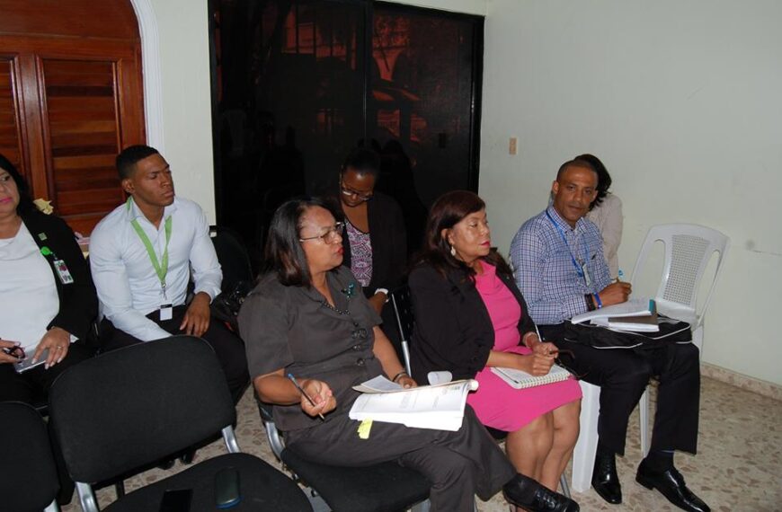 Equipos del Servicio Regional de Salud Este y SeNaSa realizan reuni&oacute;n conjunta para lanzamiento de estrategia &uml;SeNaSa Cuida de Ti&uml;