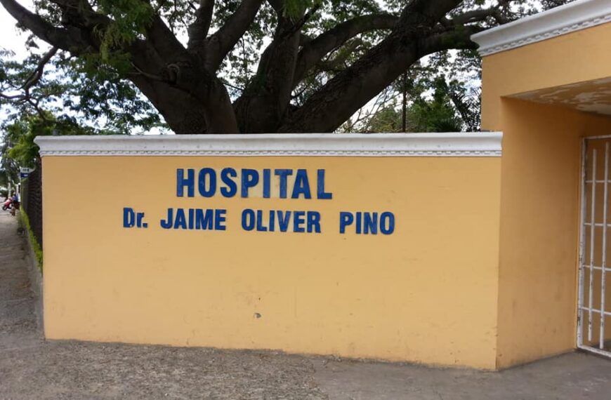 SNS instala ascensor en hospital Jaime Oliver Pino y otros cinco en el pa&iacute;s.
