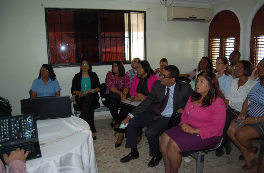 Imparten taller sobre sociabilizaci&oacute;n Avances de Contingencia del Dengue para hospitales del Este