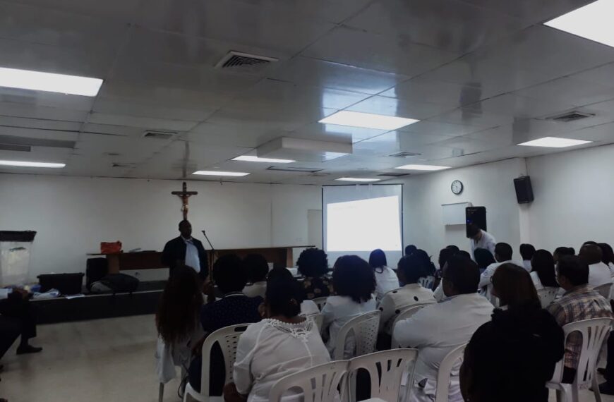 Imparten taller sobre Hemorragia Obstetrica y C&ograve;digo Rojo a equipos obstetricos de hospitales de region Este
