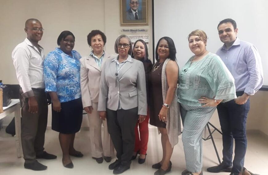 Equipo SRS Este participa en taller de estimaci&oacute;n y programaci&oacute;n de medicamentos