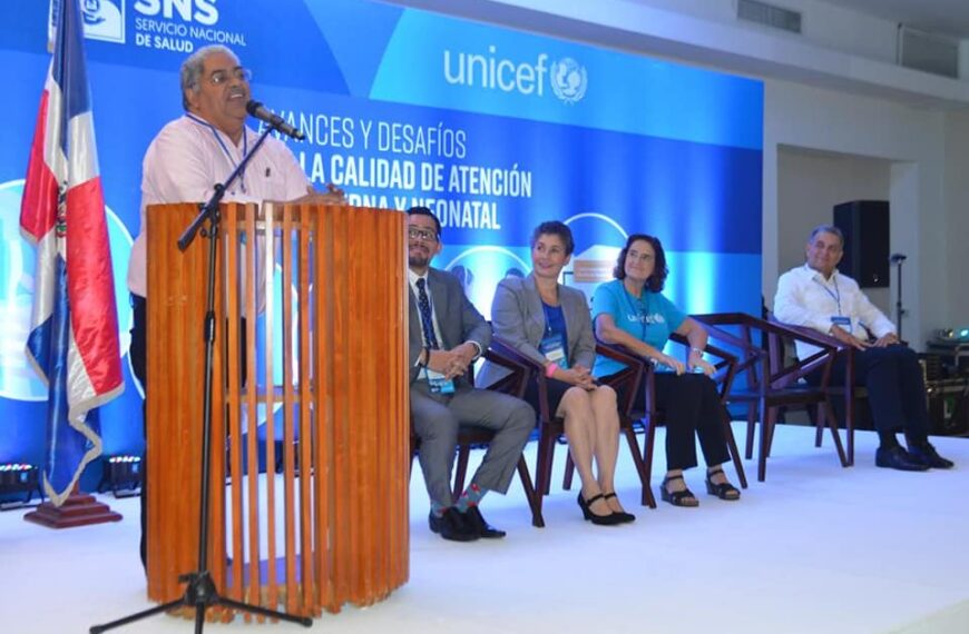 SNS Y UNICEF eval&uacute;an acciones de hospitales para reducir mortalidad materna e infantil