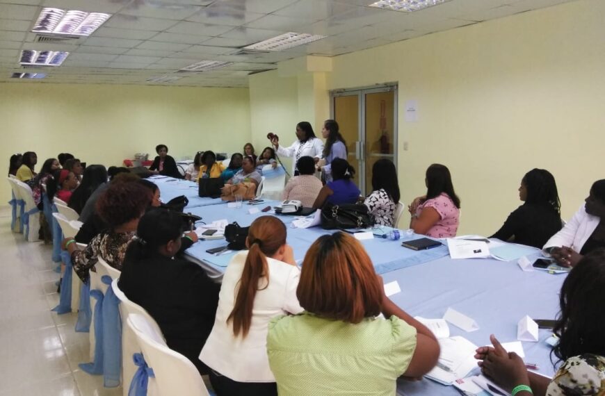 Enfermeras del SRS Este que ofrecen servicios en zona rural reciben taller sobre atenciones obst&eacute;tricas