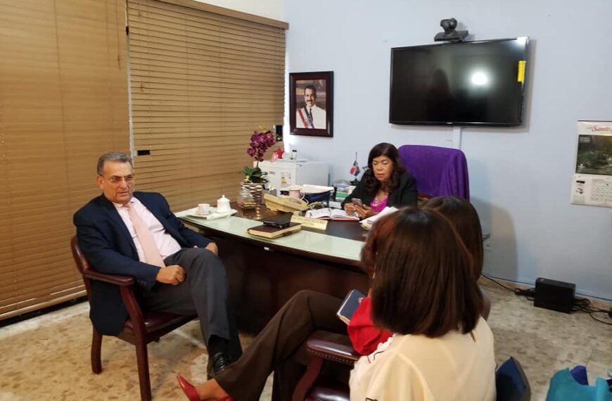 Director Materno Infantil del SNS visita SRS Este donde sostiene reuni&oacute;n