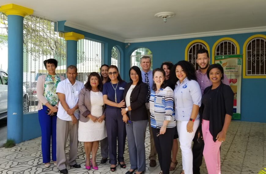 SRS Este recibe ejecutivos de Project HOPE y Voluntarios de Iglesia de los &Uacute;ltimos D&iacute;as para impulsar proyecto de Cuidado materno neonatal.