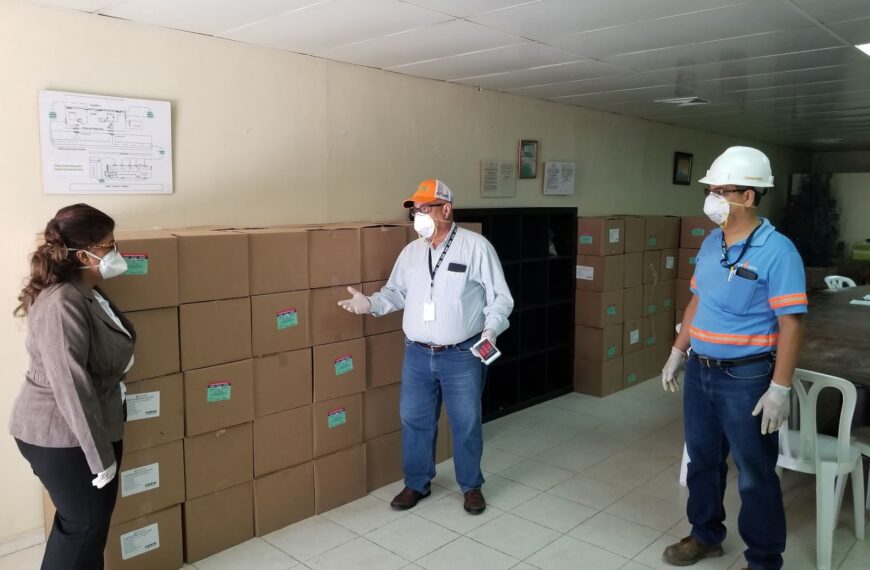 SRS Este recibe donaci&oacute;n de 500 galones de alcohol isopropilico de parte FERQUIDO