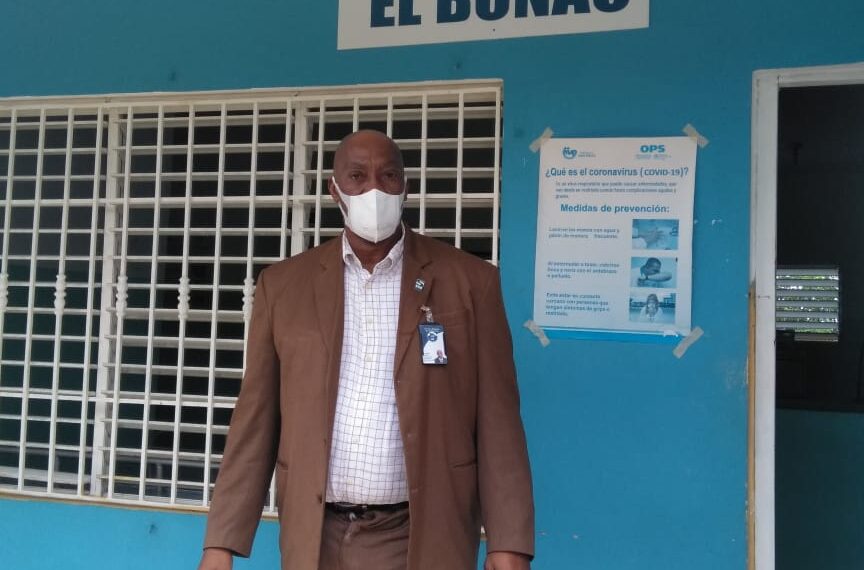 Dr. Pedro Claxton realiza visita a hospital Las Lagunas de Nisib&oacute;n en La Altagracia