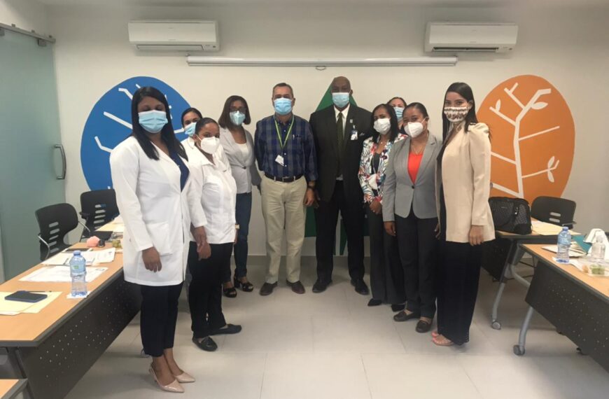 Director Regional de los Servicios de Salud se re&uacute;ne con directivos del Centro de Atenci&oacute;n Pedi&aacute;trica Oscar de la Renta y Las UNAP de La Altagracia.