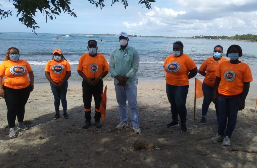 Director&nbsp; Regional Este de Salud visita&nbsp; Playas, Balnearios&nbsp; y R&iacute;os este&nbsp; Domingo&nbsp; Santo