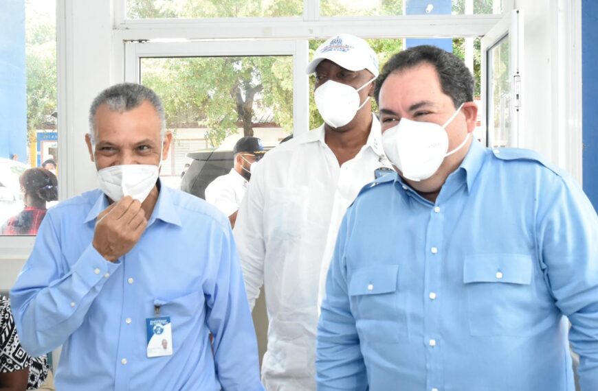 Director Ejecutivo del Servicio Nacional de Salud visita hospitales de la Regi&oacute;n Este, en el Operativo Semana Santa 2021.