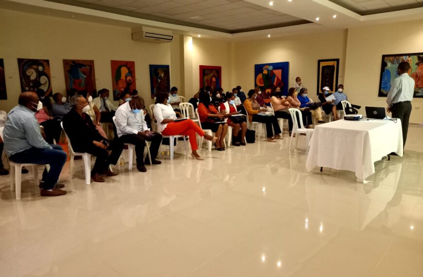 Direcci&oacute;n Regional Este de Salud, Coordina Taller Sobre Habilitaci&oacute;n.
