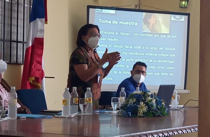 Capacitaci&oacute;n en Toma de Muestras Nasofar&iacute;ngeas y Bioseguridad en el Laboratorio Cl&iacute;nico.