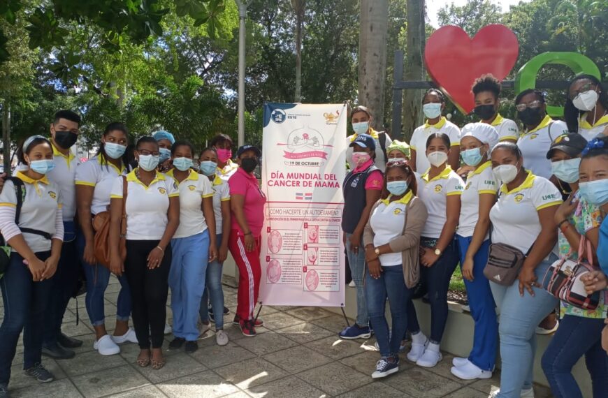 Realizan actividad de sensibilizaci&oacute;n sobre la prevenci&oacute;n del c&aacute;ncer de mama