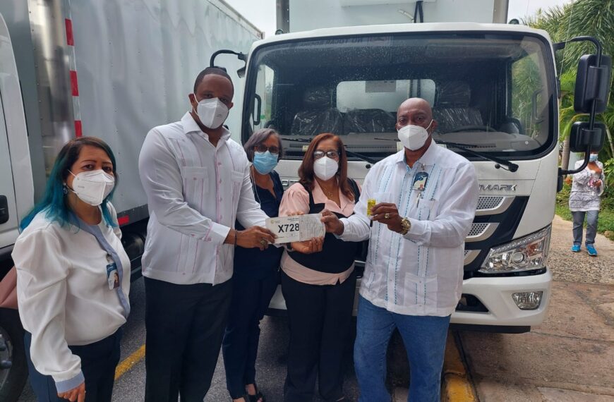 SRS Este recibe cami&oacute;n para transporte de medicamentos