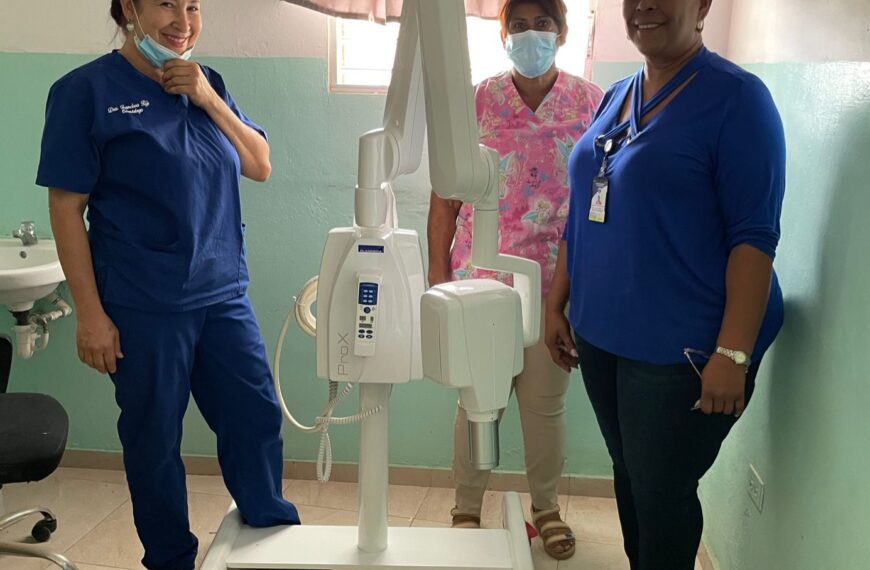 SRS Este entrega 3 equipos de Rayos X para Odontolog&iacute;a
