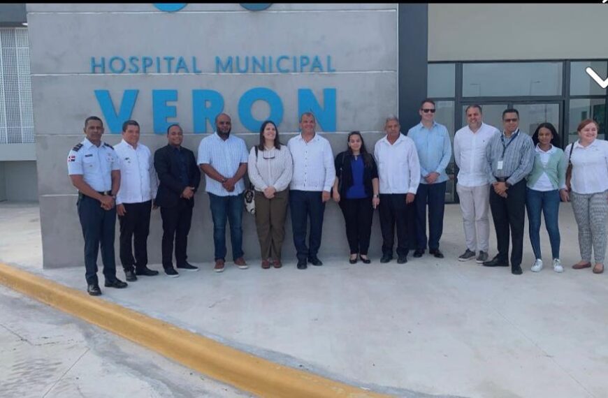 C&oacute;nsul General de Estados Unidos visita Hospital de Ver&oacute;n