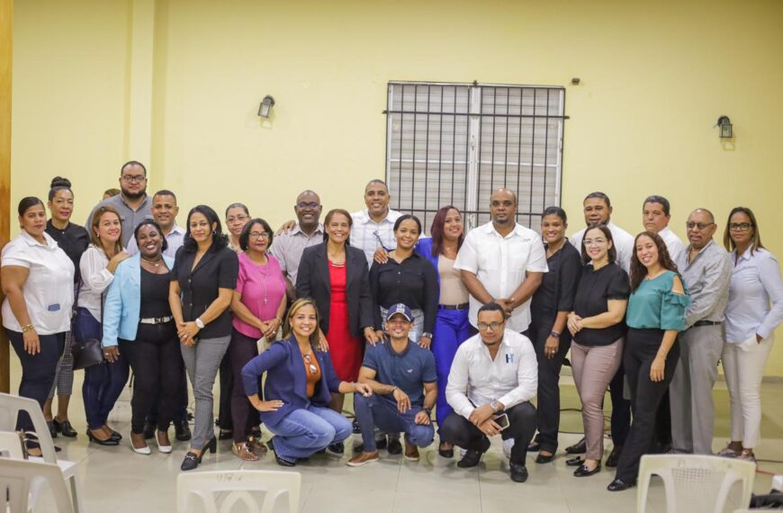 Hospitales del Este realizan socializaci&oacute;n con Direcci&oacute;n Regional