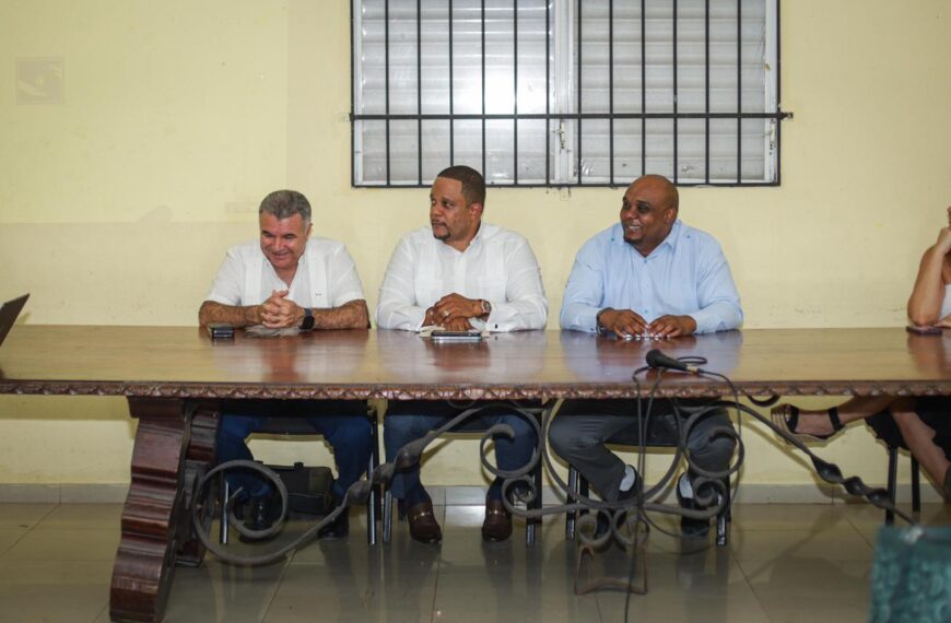SRS Este realiza taller de planificaci&oacute;n familiar m&eacute;todo de larga duraci&oacute;n